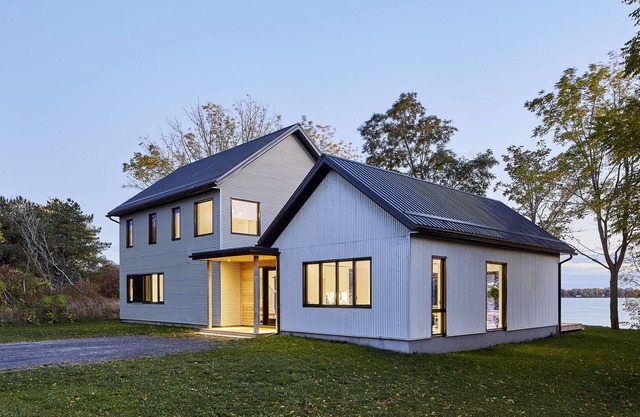 Smith's Bay Waterfront Lake House