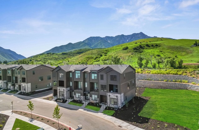 Snowbasin:Pool/HotTub, Ski, Hike, Bike, PBall