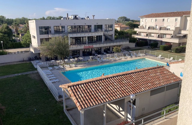Sol-y-Days Cap Camargue, duplex sleeps 5 with heated swimming pool