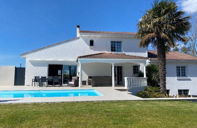 Somptueuse Villa Avec Piscine à 25 min de la Plage