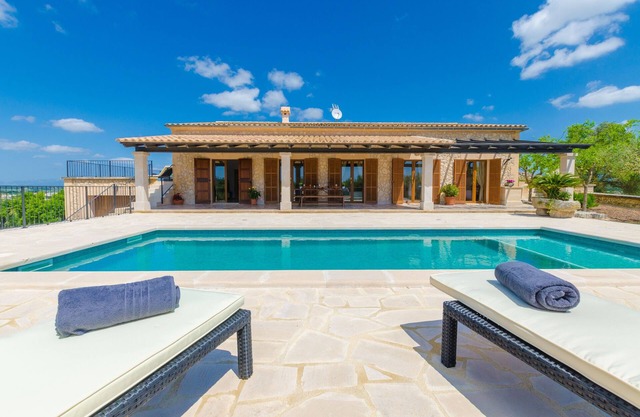 SON ROCA - Villa with private pool in Montuïri. Free WiFi