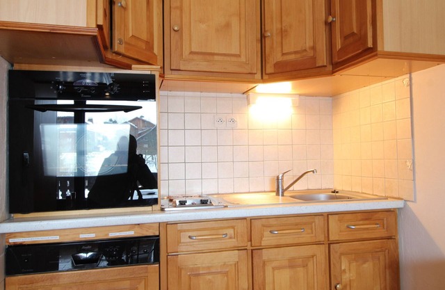 South-Facing 3-Room Apt Sleeps 6, Near Village Center and Ski Lifts