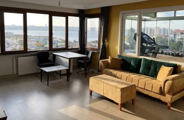 Spacious 2bd, 2 luxury bathroom, Marmara Sea & Lake View