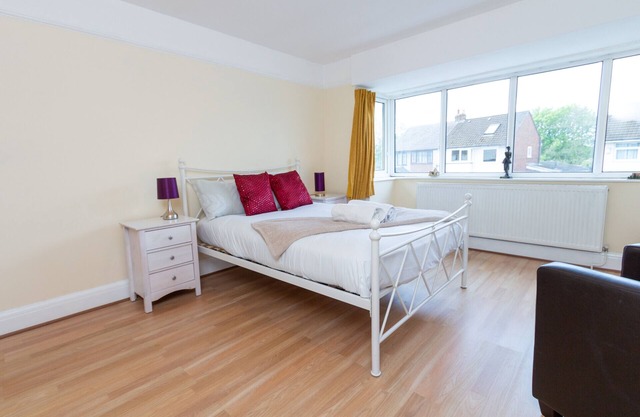 Spacious 2BR Home with Free Parking