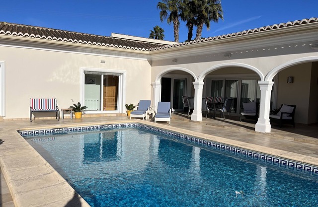 Spacious 3 bed villa with private pool, level plot, close to all amenities