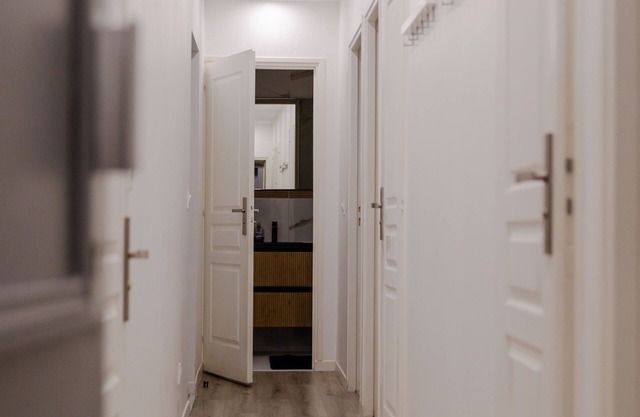 Spacious 3-bedroom apartment with AC and WiFi in charming Vincennes
