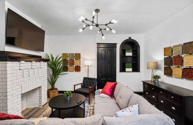 ✨ Spacious 3BR Retreat in Central Philly | Free Parking & Comfort