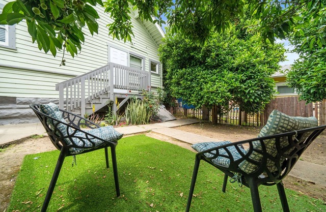 Spacious 4 Bedroom Home in Downtown Long Beach