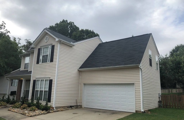 Spacious 4-bedroom house in Greer