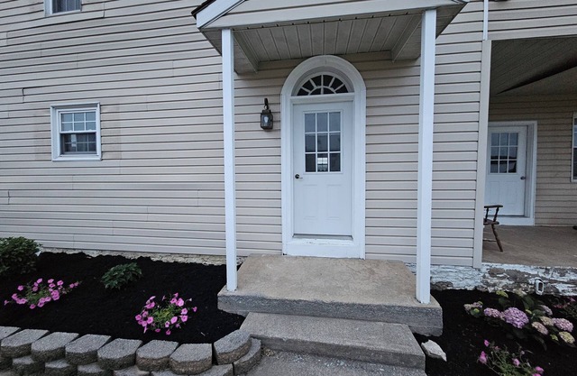 Spacious 4-bedroom Farmhouse with inground pool in Mifflinburg, Pennsylvania
