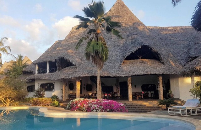 Spacious 4-bedroom villa in charming Watamu with WiFi