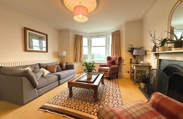 Spacious 4BR Retreat for 8