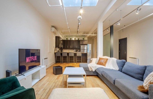 Spacious 4BR1B Chic Retreat in the Plateau