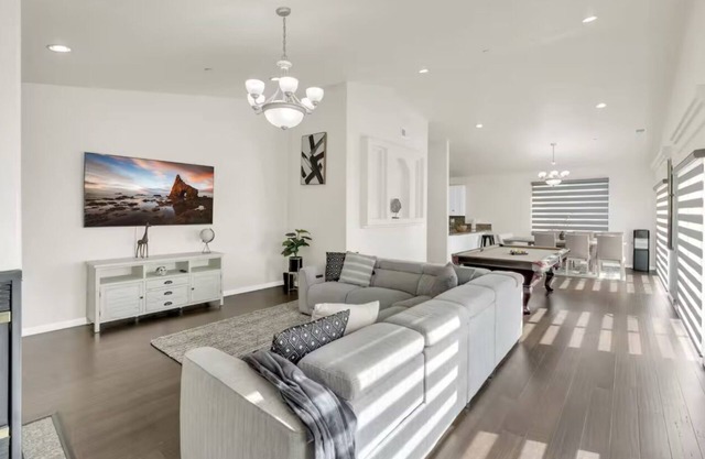 Spacious 5-bedroom house in welcoming Spring Valley with AC, WiFi