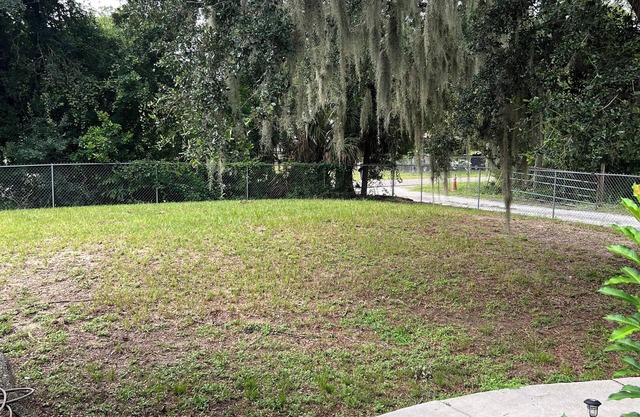 Spacious 5-bedroom house in fabulous Wimauma with AC, WiFi
