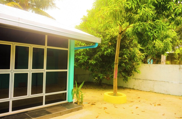 Spacious 5-bedroom building in Wonderful F.Nilandhoo with AC