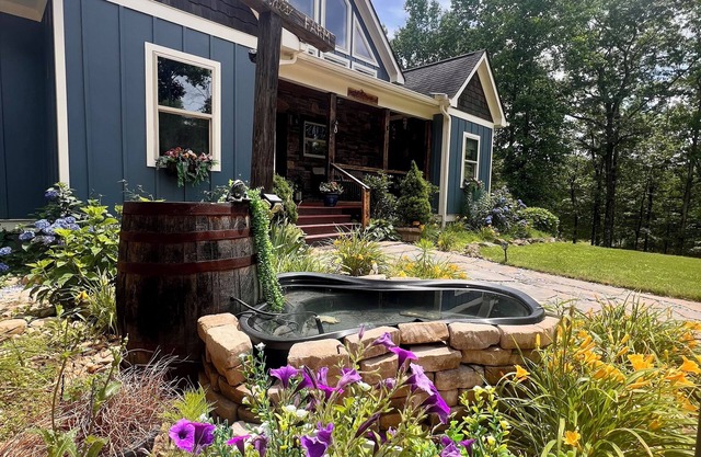 Spacious 5-bedroom rustic retreat on 10 acres in charming Dallas