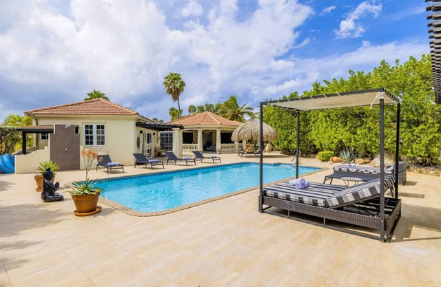 Spacious 5BR Villa Near Golf & Beach w/Pool at Las Campeonas 7 by Bocobay