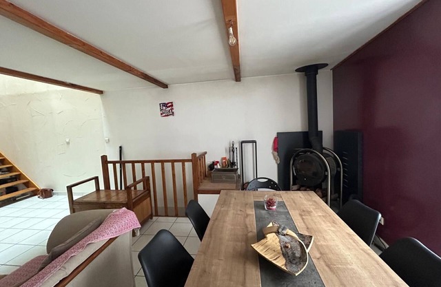 Spacious 5p duplex with bar and garage