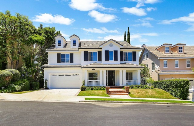 Spacious 6-bedroom house with WiFi and AC in charming Mission Viejo