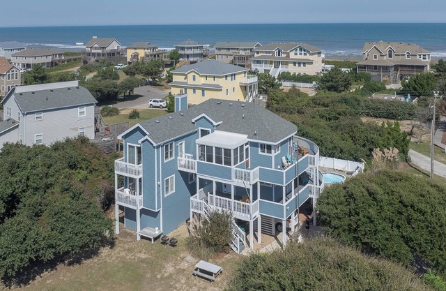 Spacious 6-Bedroom Semi-Oceanfront House with Private Pool in Duck, NC