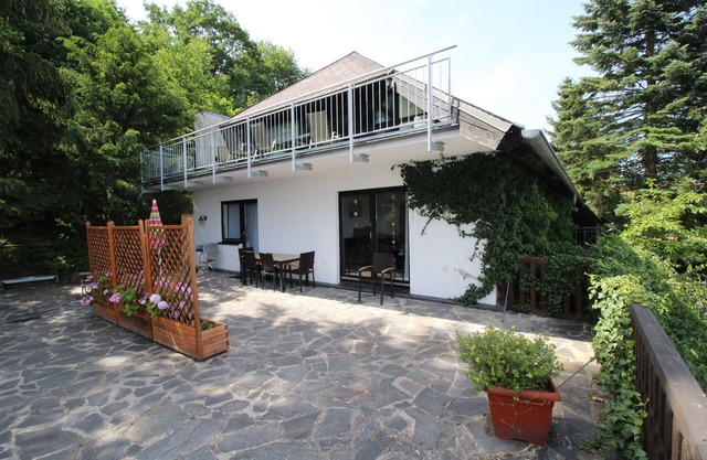 Spacious and comfortably furnished apartment for up to 5 people