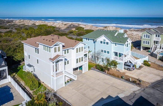 Spacious and Relaxing, Beach Views, Elevator, Spa!