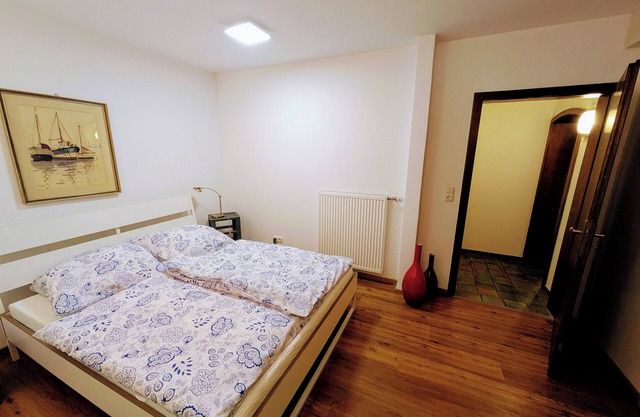 Spacious apartment with direct garden access, close to nature.
