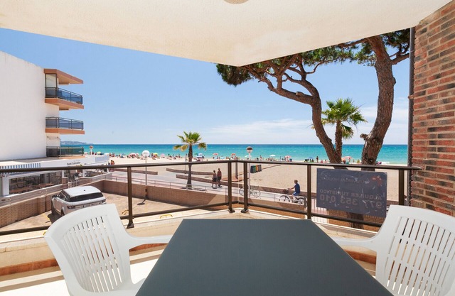 Spacious beachfront apartment perfect for families - UHC MEXICO150