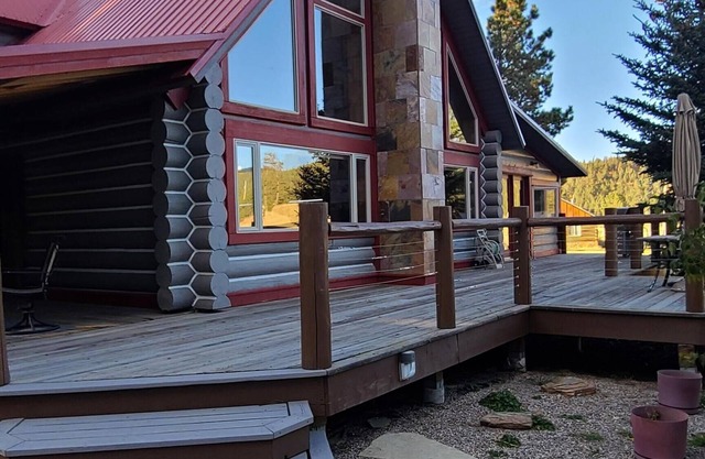 Spacious cabin in Angel Fire area - 6 miles to ski slopes and recreation area