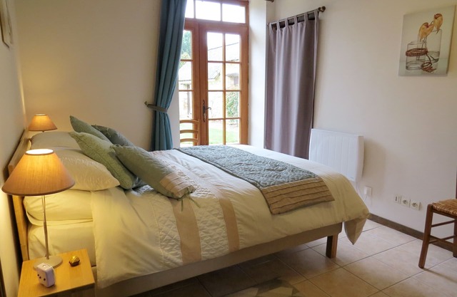 Spacious, comfortable 4 star 3-bedroom dog-friendly gite in woodland location