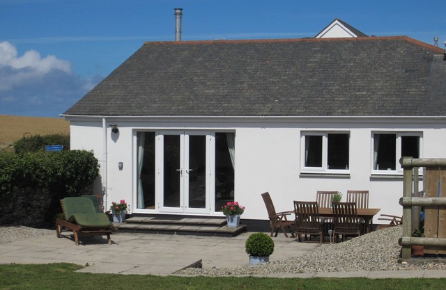 Spacious cottage on the outskirts of Port Isaac with large garden and parking.
