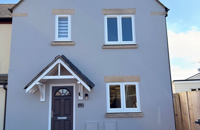Spacious, entire 3 bedroom house in Wool (The Purbecks)