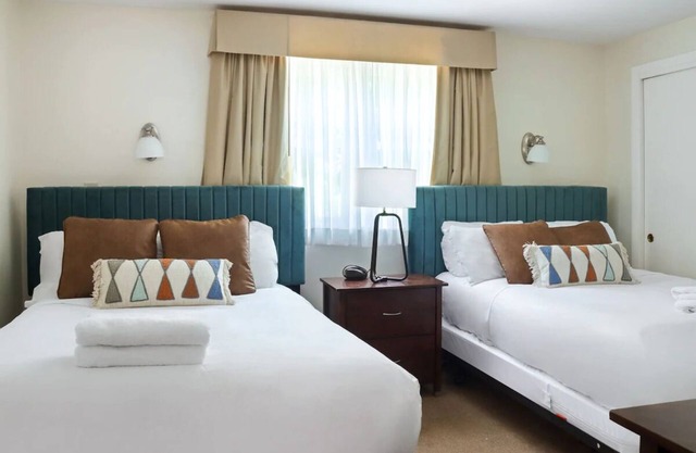 Spacious Good-Value Accommodation | w/Full Kitchen & Minutes to Peabody Museum