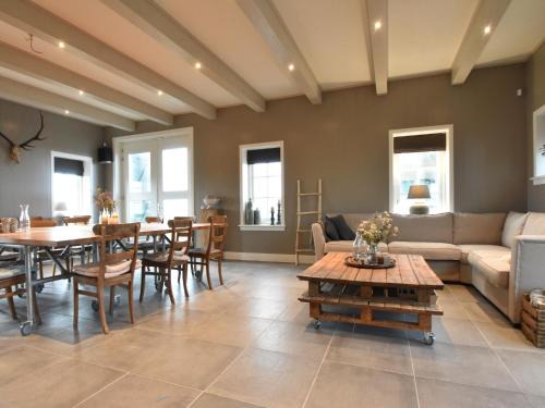 Spacious Home in Middenbeemster, cleaning included