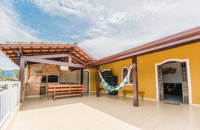 SPACIOUS house with AIR COND - Up to 15 people near Praia Grande in Ubatuba-SP
