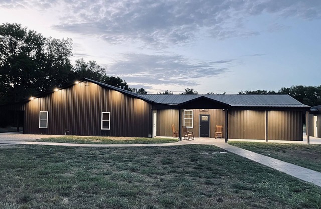 Spacious Lodge on 40 Acres!