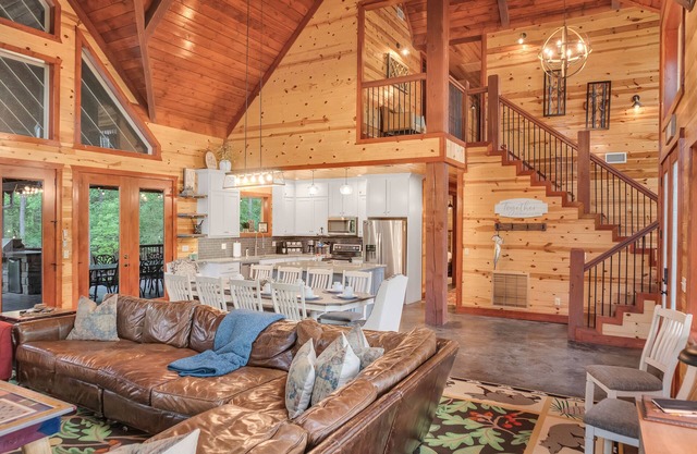 Spacious! Palmetto Moon-Game Room, Bunk Room, Fire Pit, FREE Firewood!