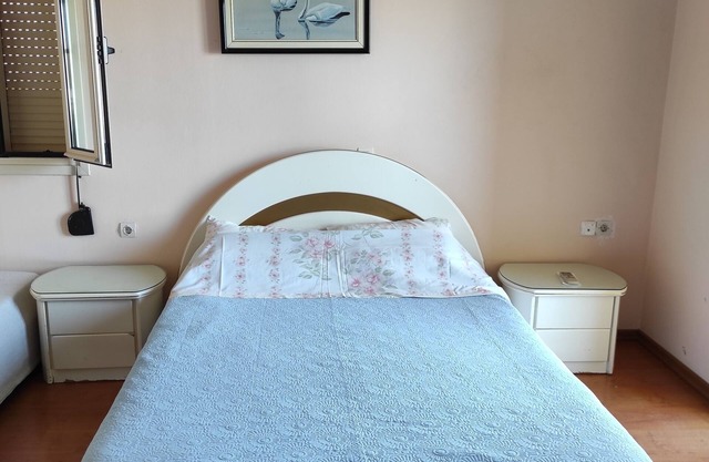 Spacious Room with a Private Bathroom - Stay with a Cretan Family!