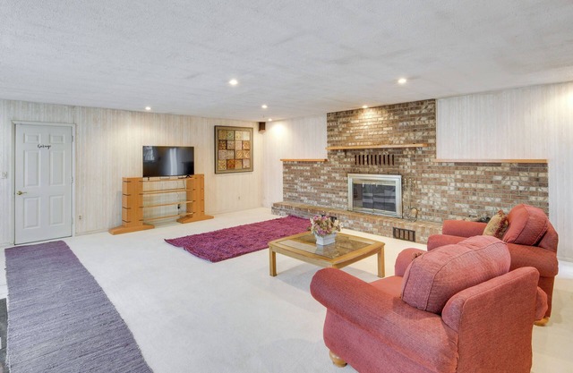 Spacious Studio - 5 Mi to MGM Northfield Park!
