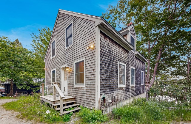Spacious & tranquil waterfront hideaway on Muscongus Sound