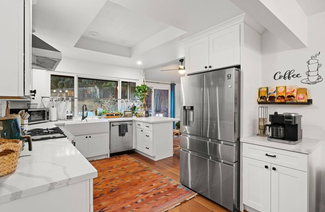 Spacious & updated pet friendly house near San Francisco!