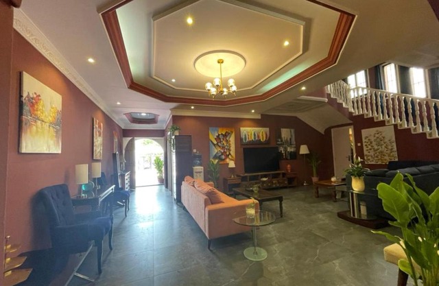Spacious Villa!