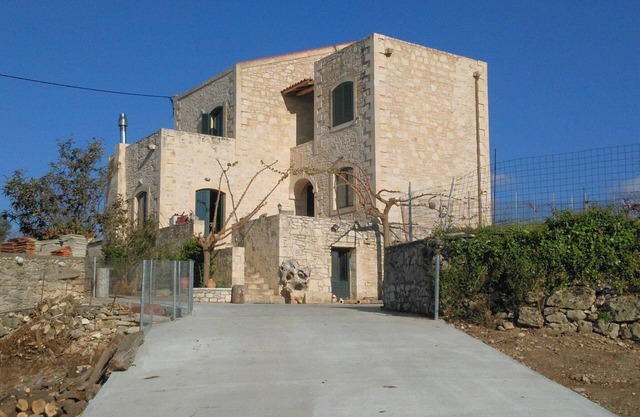 Spacious Villa in Margarites with Private Garden