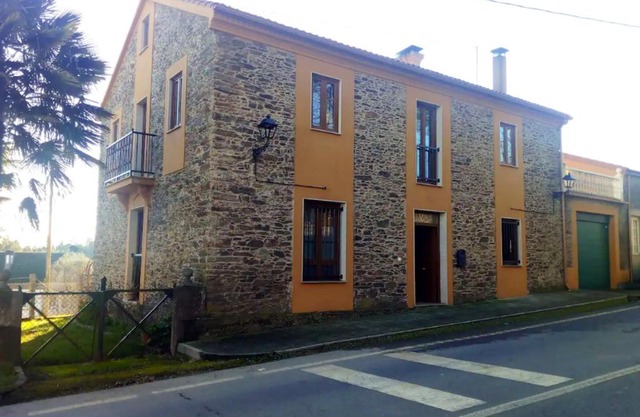 Spacious villa with pool in Empalme de Vilar - 300 m², 8 guests