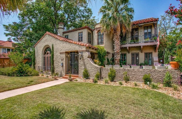 Spanish Gem, Pool, HotTub, Firepit, Game Room, Patio Seating, Mins to River Walk