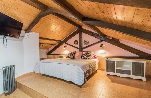 Spectacular and authentic vacation home with a large private plot.