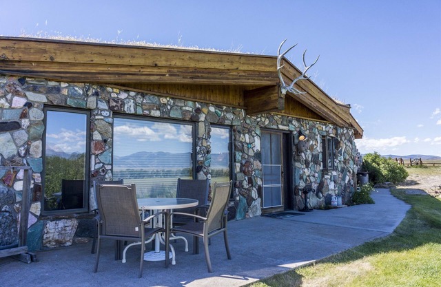 Spring Creek Retreat on the Madison River
