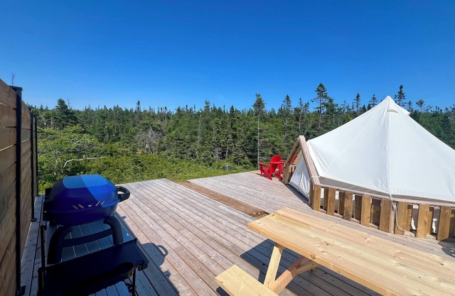 Spruce Bell Tent near Peggy's Cove
