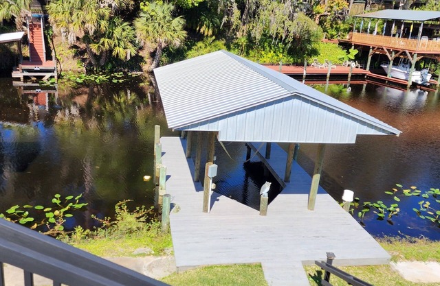 ST. JOHN'S RIVER HOUSE RETREAT WITH BOATHOUSE